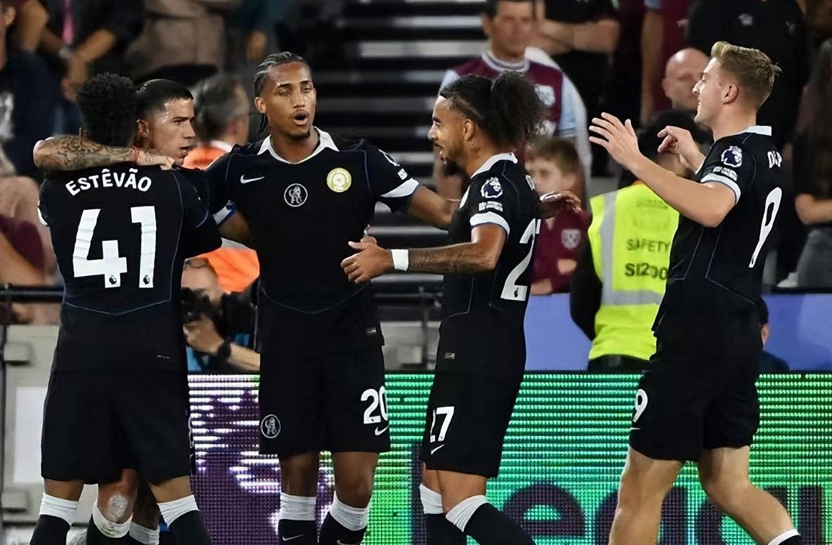 进的体育场 进的体育场