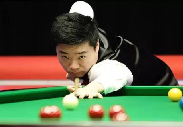 一脚出球与 一脚出球与