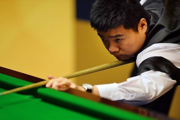 球迷视角更 球迷视角更